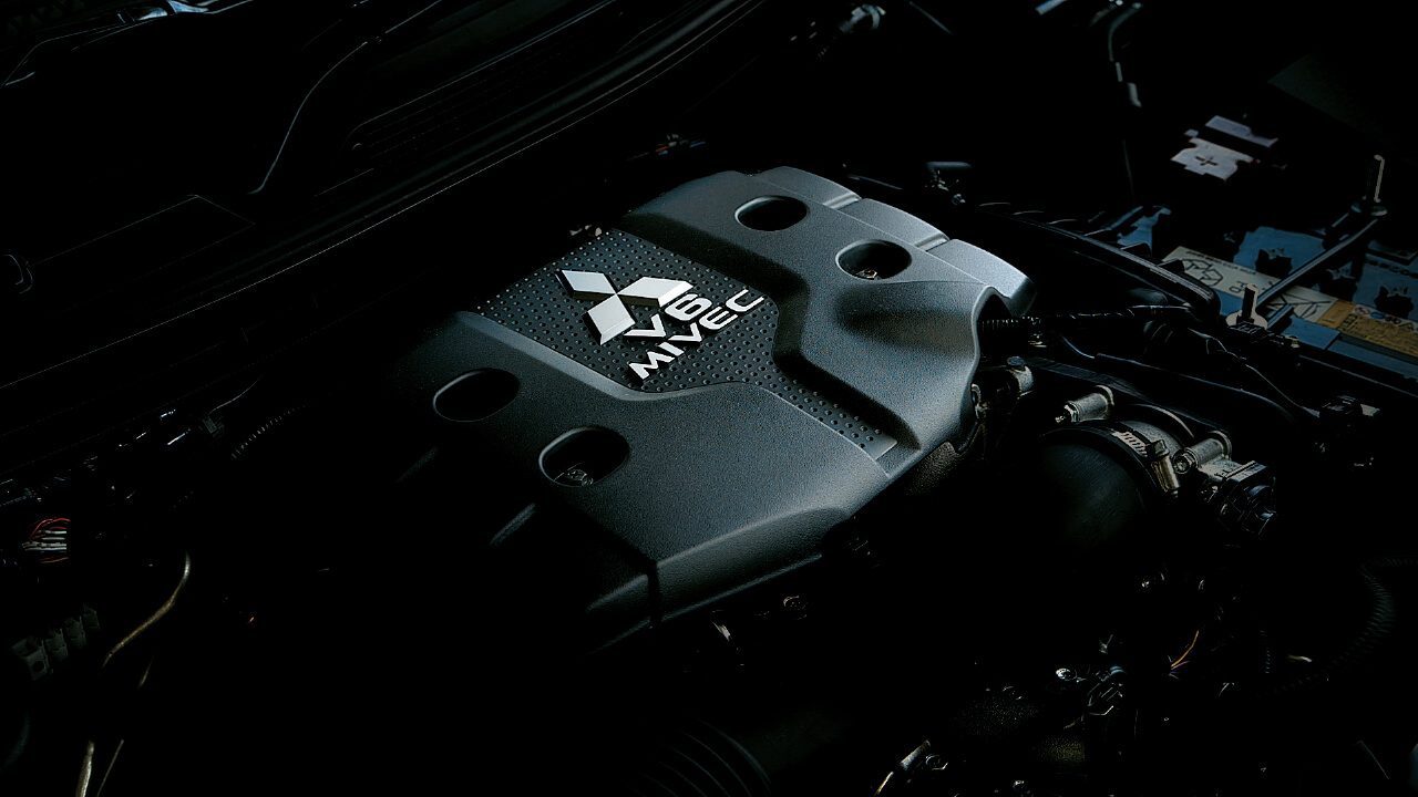 Động cơ MIVEC 3.0 V6
