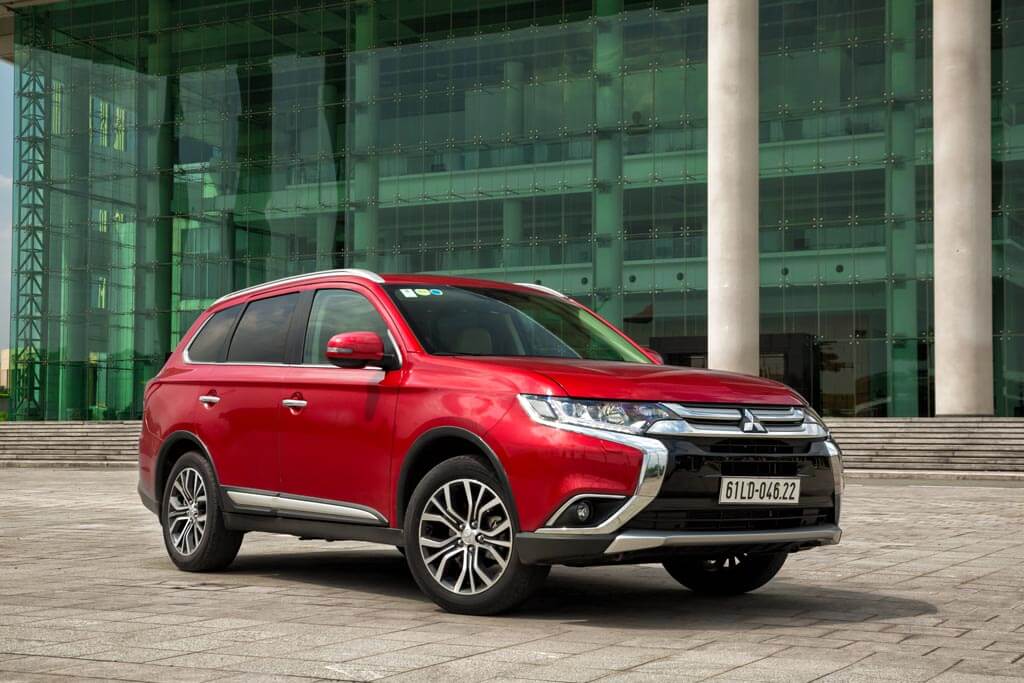 Mitsubishi Outlander 2023 Giá lăn bánh thông tin xe  khuyến mãi 032023