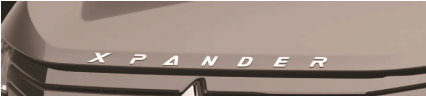 Logo Xpander trên nắp capô