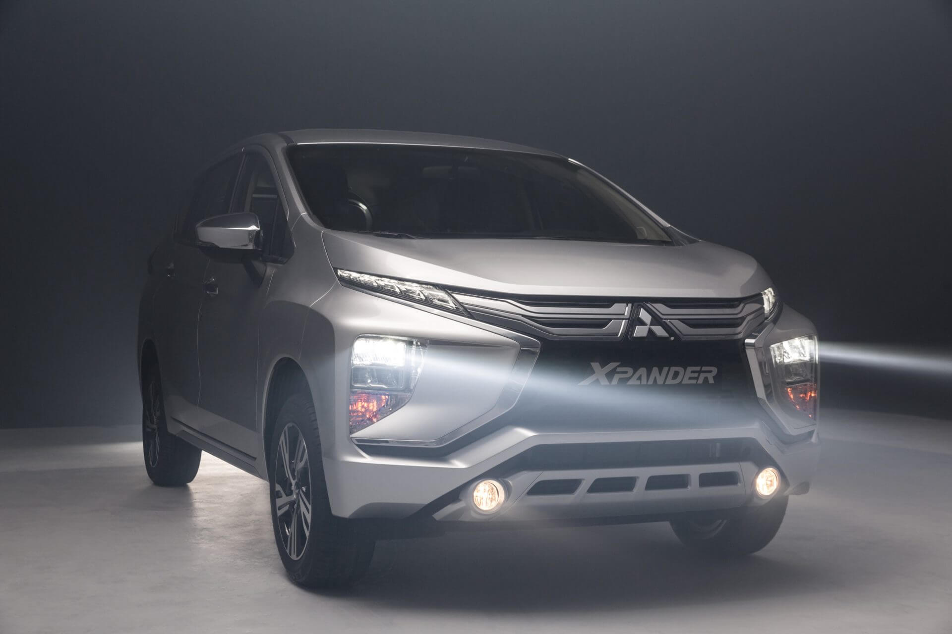 Mitsubishi Xpander AT ECO 2022  Mitsubishi Tôn Thất Tùng