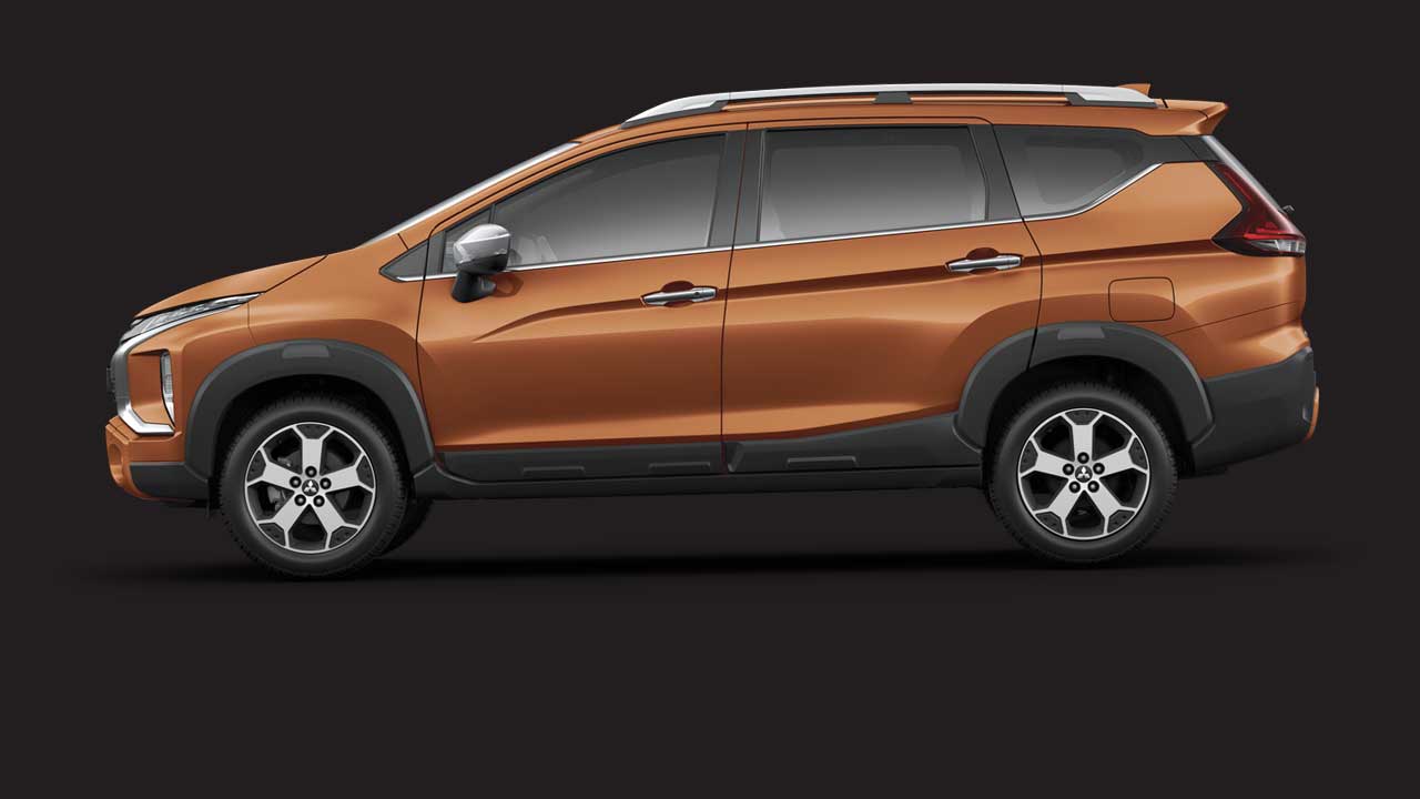 Mâm xe 17-inch và ốp trang trí thể thao
