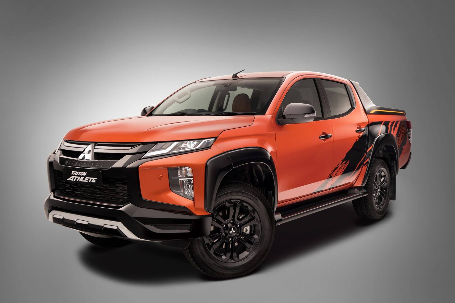 Giá xe Mitsubishi Triton lăn bánh tháng 102021