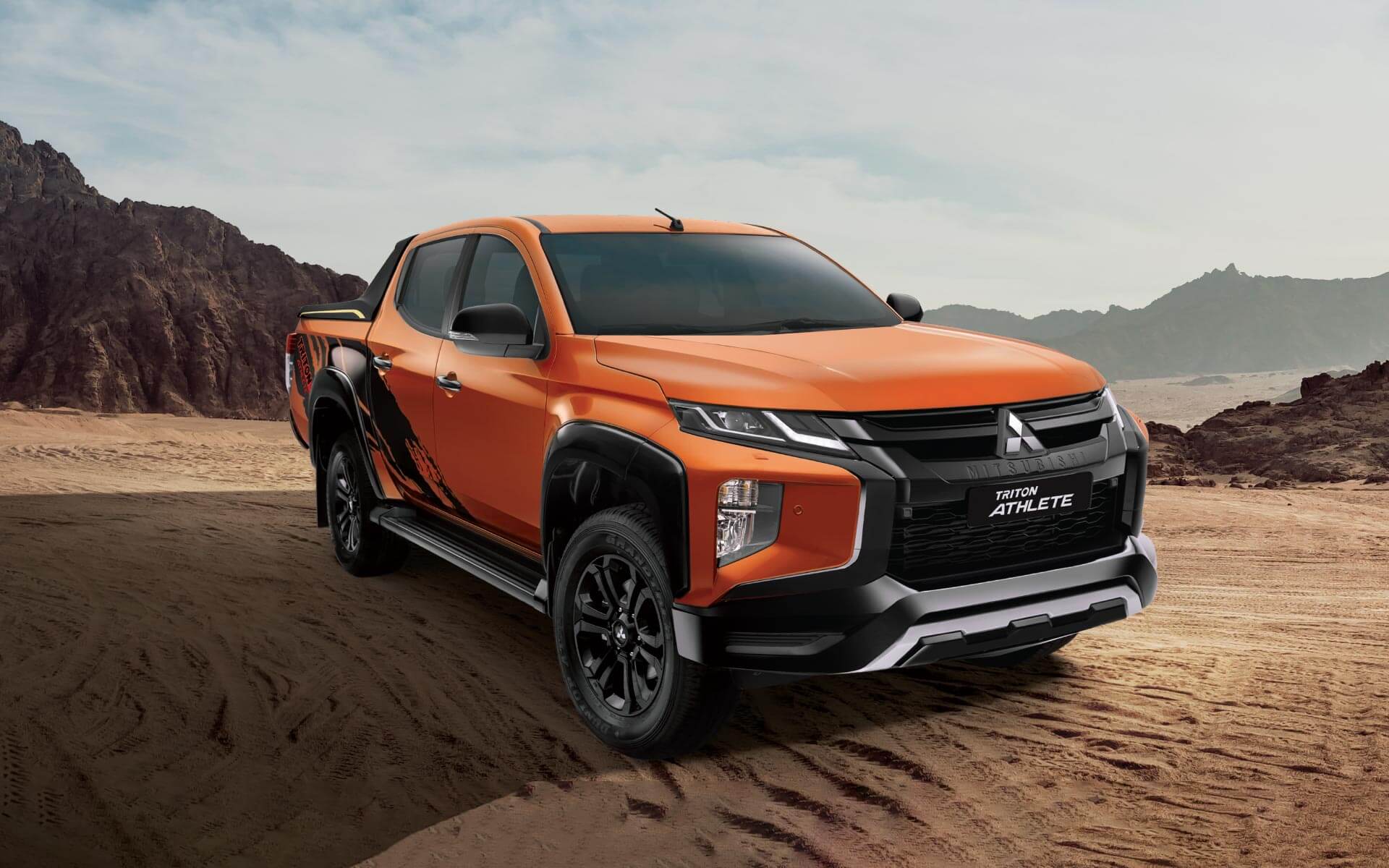 TRITON 4X4 AT Athlete Mitsubishi Trung Thượng